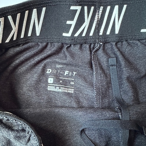 Nike bundle  2 Shorts Purple and Gray Athletic Sz Small Lightweight Breathable - Picture 2 of 9